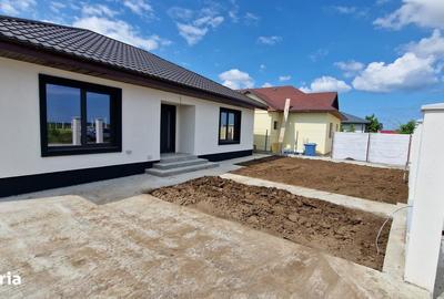 Casă cu 3 camere decomandat cu Canalizare în Agigea - 19