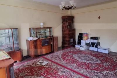 Casă cu 5 camere cu Teren 780 Mp în Democrației