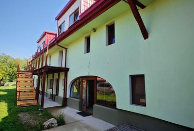 Casă individuală cu 12 camere cu Canalizare în Vulcan - 12