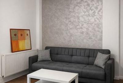 Apartament cu 2 camere, mobilat în Zorilor