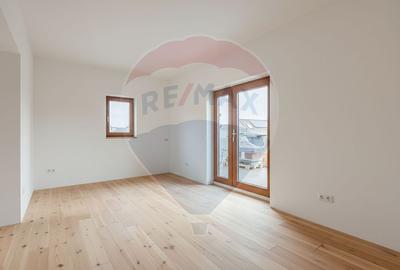 Duplex cu 3 camere cu Teren 325 Mp în Sânmihaiu Român - 8