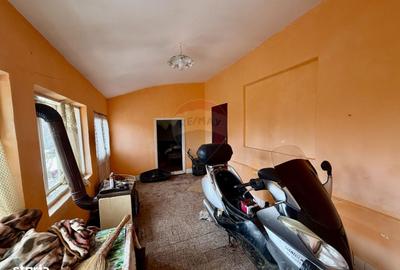 Casă cu 4 camere cu Teren 7727 Mp în Cârligele - 7