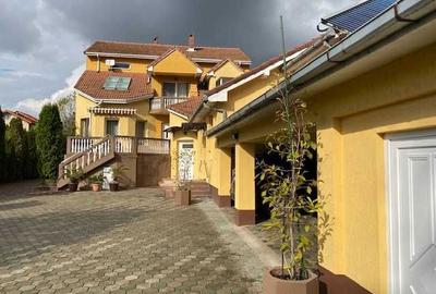 Casă cu 8 camere cu Teren 1445 Mp în Păulești - 2