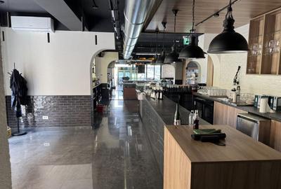 Spațiu comercial, de 280 mp, în Nord