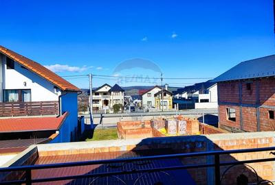 Casă cu 5 camere cu Teren 300 Mp în Cristian - 11