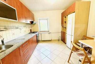 Apartament cu 3 camere, de vanzare, 70 mp utili, zona Aradului
