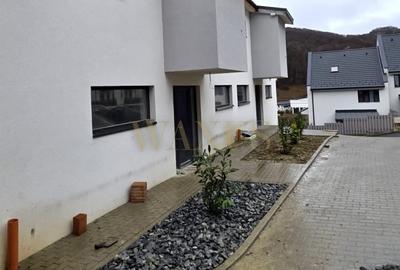 Duplex cu 4 camere cu Canalizare în Florești - 2