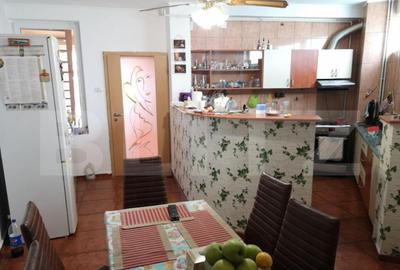 Casa in Centru Civic 4 camere , D +P+ E , PLUS SPATIU COMERC - 18