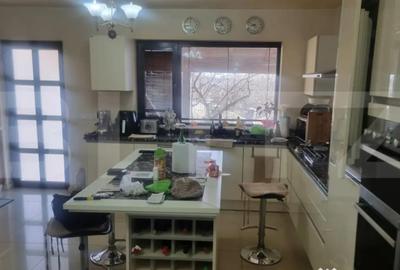 Casă cu 7 camere cu Teren 16000 Mp în Ciorani - 1