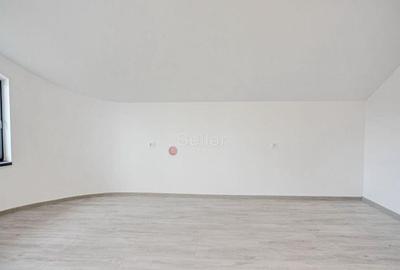 Casă cu 3 camere cu Teren 650 Mp în Purcăreni