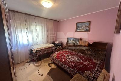 Apartament cu 3 camere decomandat, mobilat în Central