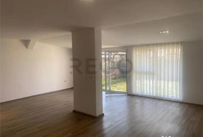 Spațiu comercial, de 79 mp, în Central - 3