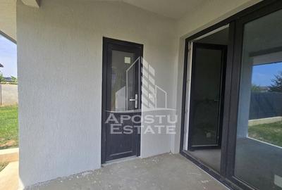 Jumatate de duplex pe parter cu 3 camere si 2 bai, Sag - 12