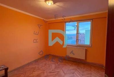Apartament cu 3 camere decomandat în Vlahuță - 2