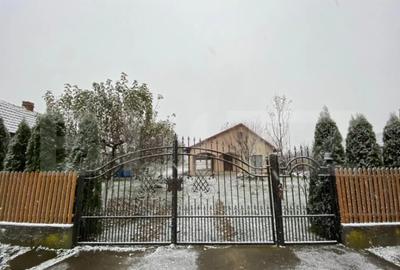 Casă cu 2 camere cu Teren 1416 Mp în Est - 2