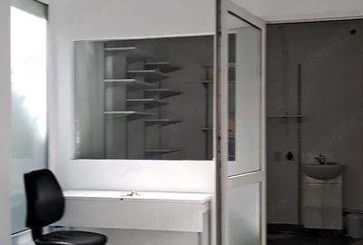 Spațiu comercial, de 21 mp, în Central