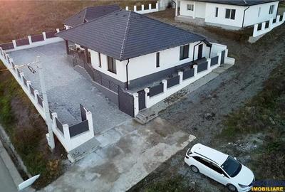 FILM 3D! Eleganta si stil:Vila contemporana Sancraiu de Mures,curte versatila,acces facil - 8