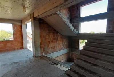 Bloc apartamente / Hotel / Pensiune, la 5 minute de Aeroport Ghimbav, 2676mp con - 2
