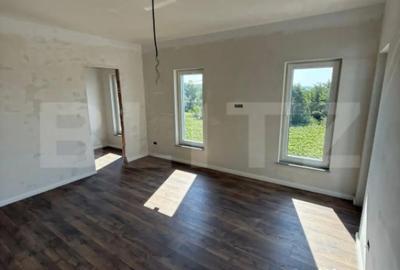 Casă cu 4 camere cu Teren 400 Mp în Central - 2