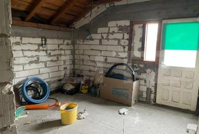 Casă cu 5 camere cu Teren 197 Mp în Popoveni - 1