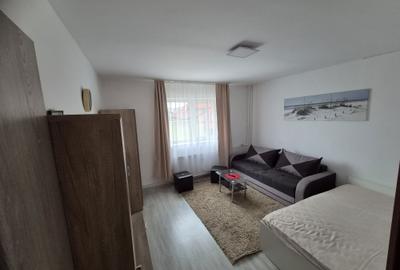 Garsonieră decomandată în Central