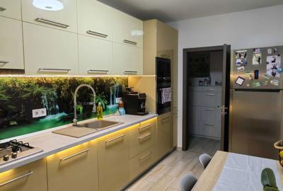 Apartament cu 2 camere decomandat în Turnișor - 2