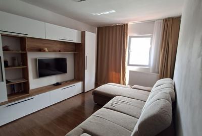 Apartament cu 3 camere decomandat în Petros - 3