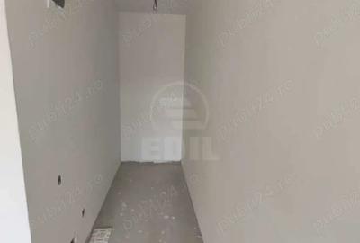 Apartament cu 3 camere semidecomandat în Sud - 5