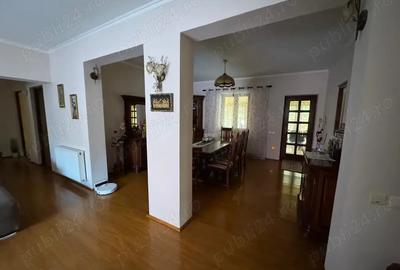 Casa de vanzare, centru, in zona foarte linistita. - 4