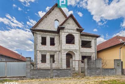 Casă cu 7 camere cu Teren 1079 Mp în Central - 7