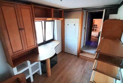 Apartament cu 3 camere semidecomandat în 1 Mai - 7