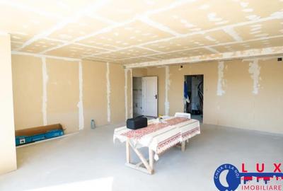 Casă cu 6 camere cu Teren 2564 Mp în Mineri - 5