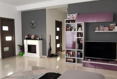 Apartament cu 2 camere decomandat în Tomis Plus