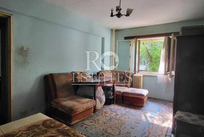Apartament 3 camere vanzare zona Progresul vedere spatiu verde - 2