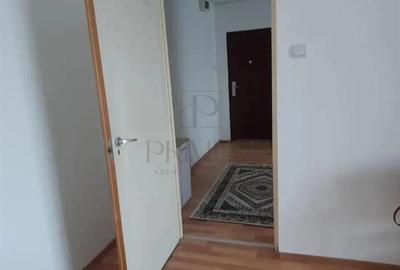 Garsonieră decomandată, mobilată în Buziașului