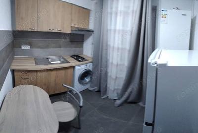 Garsonieră în Titan - 2