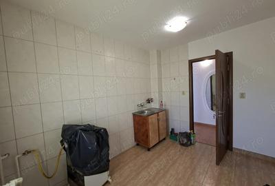 Str Bicaz - 2 cam semidecomandat renovat PVC aer conditionat balcon - 6