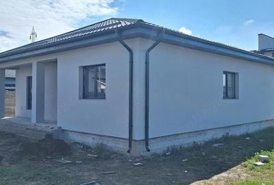 Casă cu 3 camere cu Teren 440 Mp în Exterior Vest