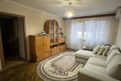 Proprietar vinde apartament 2 camere Universitate amenajat si mobilat et 4 pret 40.800 euro neg - 1