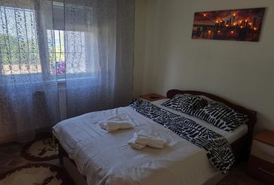 Proprietar Închiriez apartament 3 camere vizavi de plaja modern - 4
