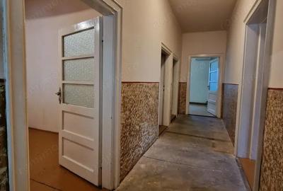 Apartament cu 3 camere decomandat în Traian - 3
