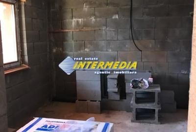 Casă individuală cu 5 camere cu Canalizare în Sud - 10