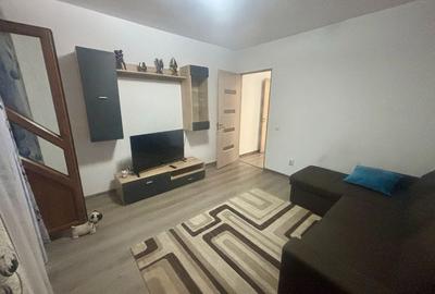 Apartament cu 2 camere semidecomandat în Craiovița Nouă - 1
