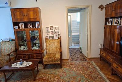 Apartament cu 3 camere semidecomandat în Central - 1