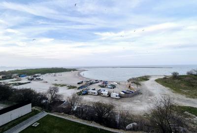 Apartament cu 2 camere decomandat, mobilat în Faleza Nord