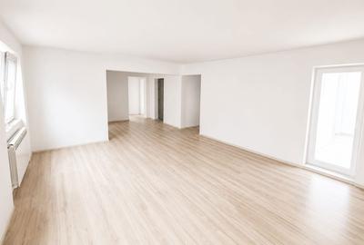 Apartament cu 4 camere decomandat în Central - 3