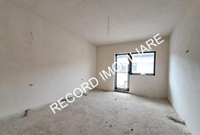 Casă cu 4 camere cu Teren 100 Mp în Florești