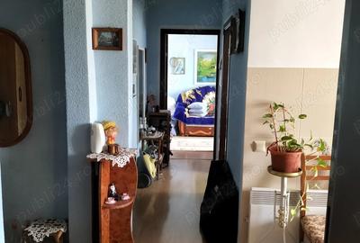 De vanzare apartament cu trei camere confort 1 - 2