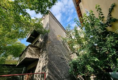 Casă individuală cu 5 camere cu Canalizare în Cotroceni - 1