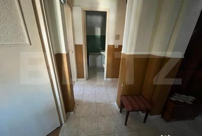 Apartament cu 4 camere semidecomandat, mobilat în Micro 8 - 4